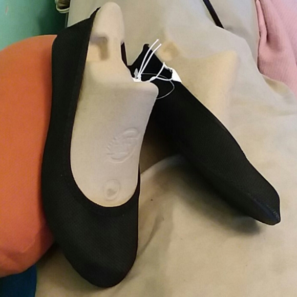 Flat B Mesh Pumps - Picture 2 of 9